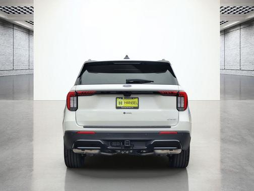 Star White Metallic Tri-Coat 2026 Ford Explorer ST-Line