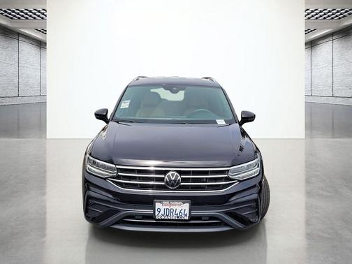DEEP BLK PEARL 2023 Volkswagen Tiguan 2.0T SE