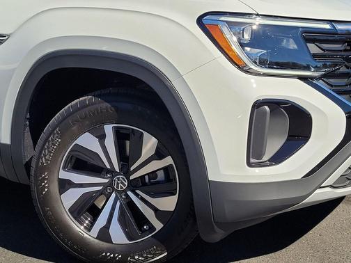 2025 Volkswagen Atlas Cross Sport 2.0T SE