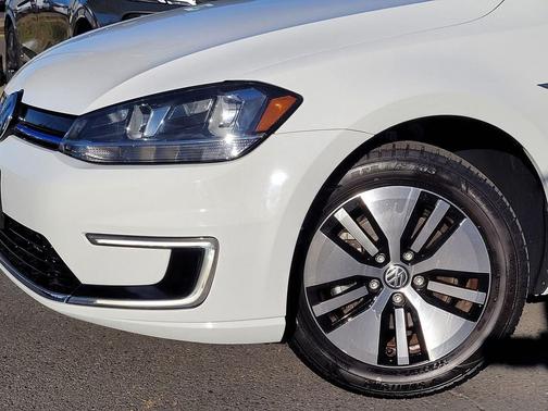 2018 Volkswagen e-Golf SE