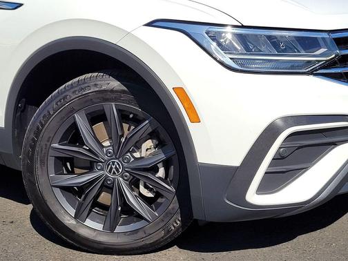 2024 Volkswagen Tiguan 2.0T SE 4MOTION