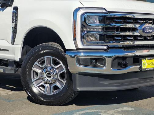 OXFORD WHITE 2026 Ford F-250 Lariat