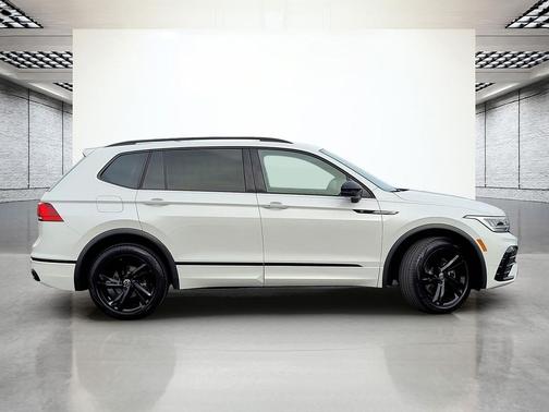 2023 Volkswagen Tiguan 2.0T SE R-Line Black 4MOTION