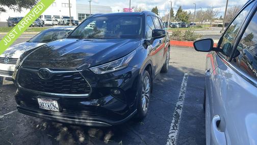 2022 Toyota Highlander Platinum