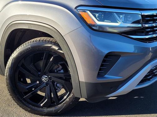 2023 Volkswagen Atlas 3.6L SE w/Technology