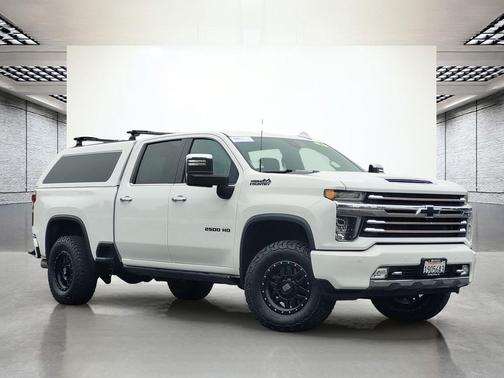 Summit White 2020 Chevrolet Silverado 2500 High Country