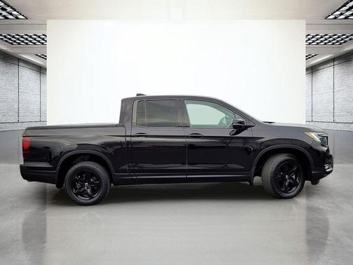 2022 Honda Ridgeline Black