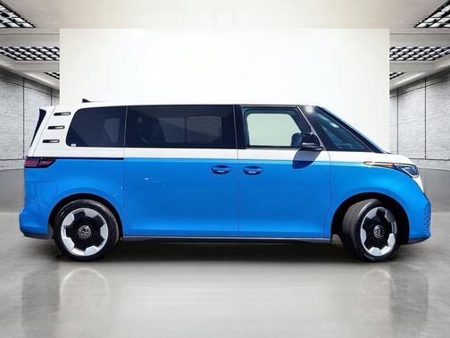 2025 Volkswagen ID. Buzz Pro S Plus