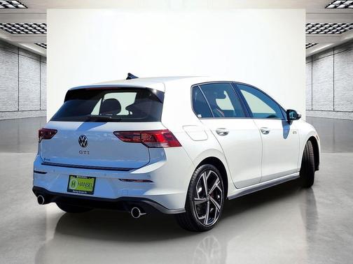 2025 Volkswagen Golf GTI 2.0T SE DSG
