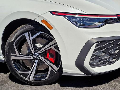 2025 Volkswagen Golf GTI 2.0T SE DSG
