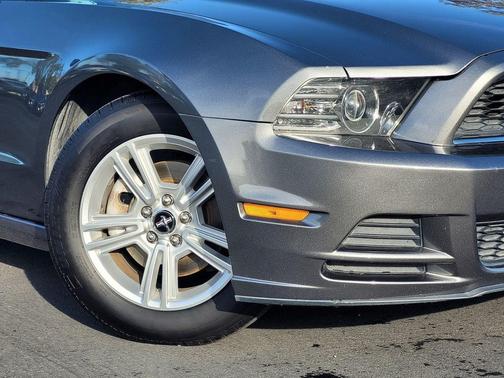 2013 Ford Mustang V6