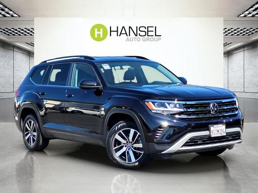 Deep Black Pearl 2023 Volkswagen Atlas 2.0T SE