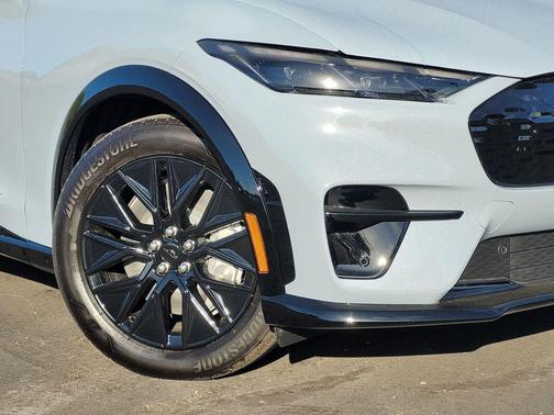 GLACIER GRAY MET TRI-COAT 2026 Ford Mustang Mach-E Premium