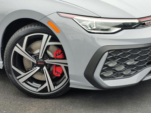 2026 Volkswagen Golf GTI 2.0T SE DSG