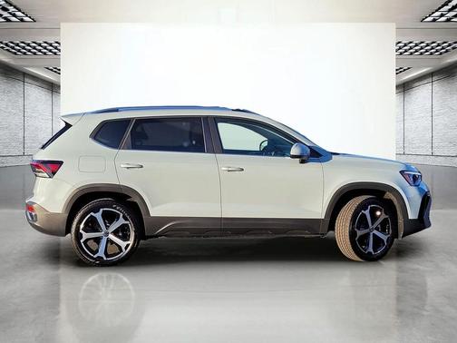 2026 Volkswagen Taos SEL