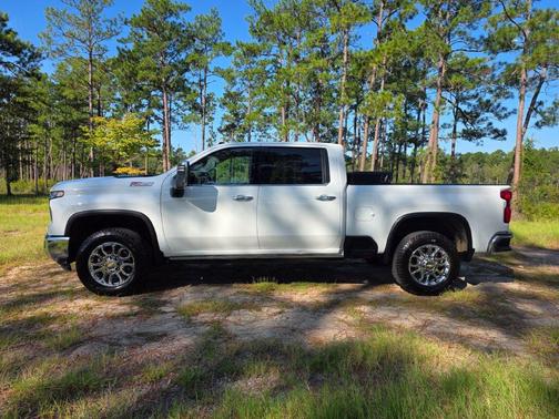 Summit White 2024 Chevrolet Silverado 2500 LTZ