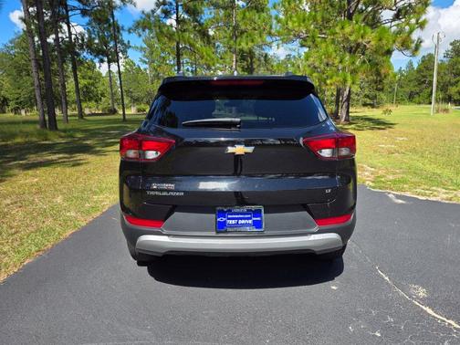 Mosaic Black Metallic 2025 Chevrolet Trailblazer LT