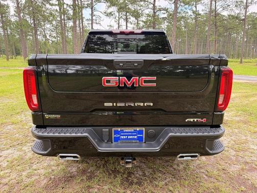 Onyx Black 2023 GMC Sierra 1500 AT4