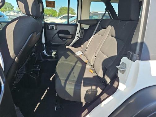 Bright White Clearcoat 2021 Jeep Wrangler Unlimited Rubicon