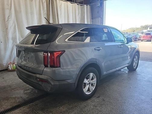 2022 Kia Sorento LX