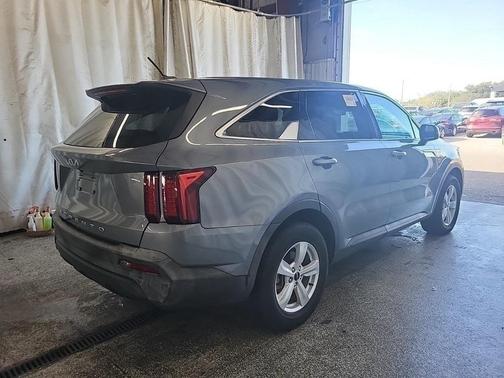 2022 Kia Sorento LX