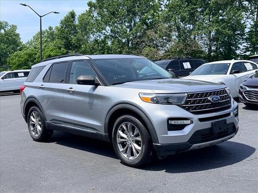 Iconic Silver Metallic 2022 Ford Explorer XLT