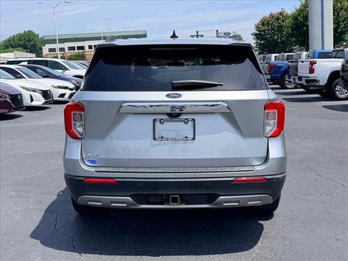 Iconic Silver Metallic 2022 Ford Explorer XLT