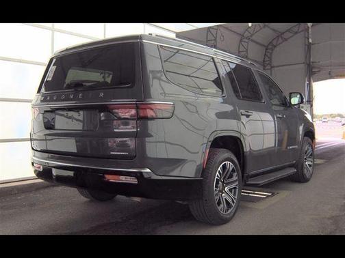Baltic Gray Metallic Clearcoat 2022 Jeep Wagoneer Series III 4x4