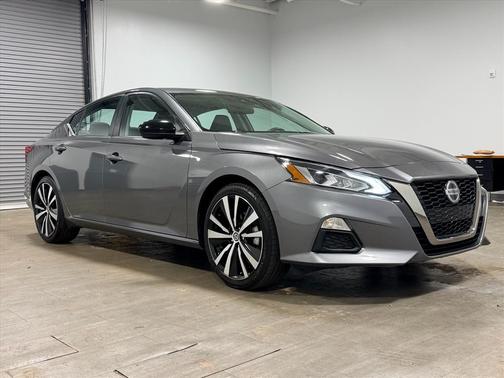 2022 Nissan Altima SR FWD