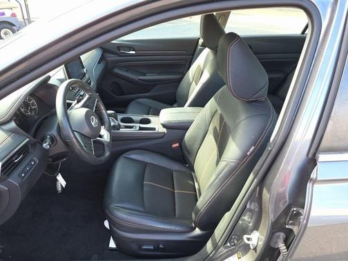 2022 Nissan Altima SR FWD