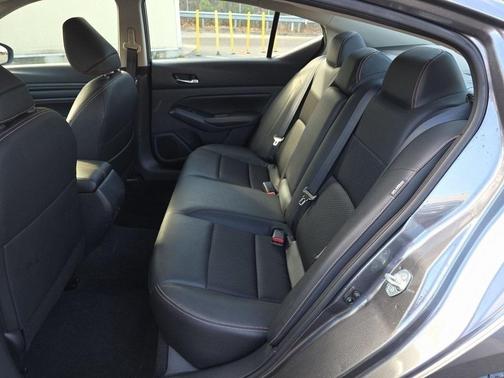 2022 Nissan Altima SR FWD