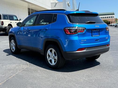Laser Blue Pearlcoat 2023 Jeep Compass Latitude