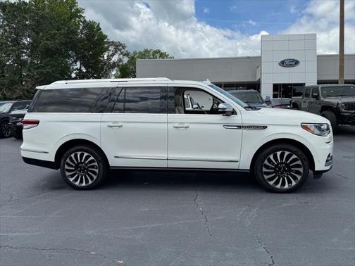 2023 Lincoln Navigator Black Label