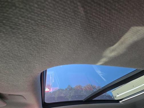 2023 Volvo XC40 B5 Plus Dark Theme