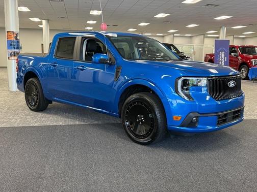 2025 Ford Maverick Lobo Standard
