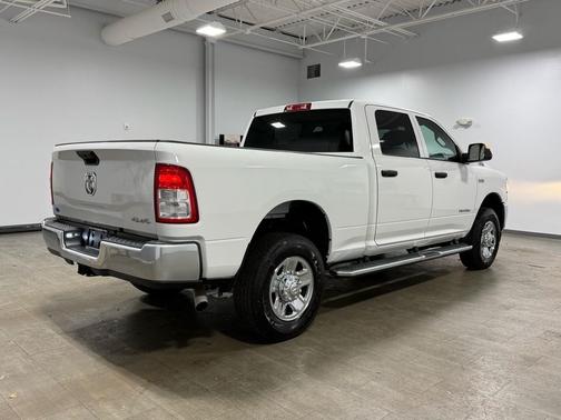 2020 RAM 2500 Tradesman Crew Cab 4X4 6'4' Box
