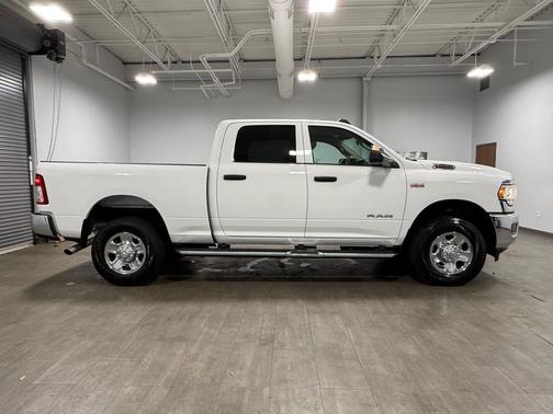 2020 RAM 2500 Tradesman Crew Cab 4X4 6'4' Box