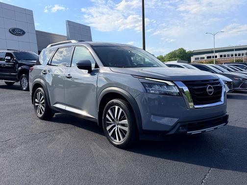 Boulder Gray Pearl 2022 Nissan Pathfinder Platinum 4WD
