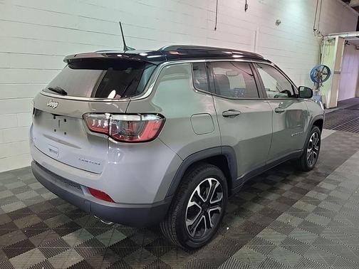 Sting-Gray Clearcoat 2022 Jeep Compass Limited