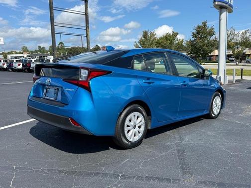 2021 Toyota Prius L