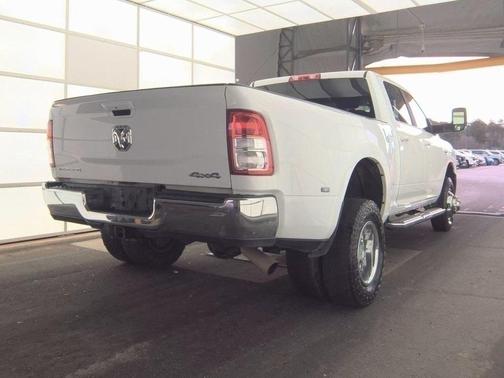 2022 RAM 3500 Big Horn Crew Cab 4x4 8' Box