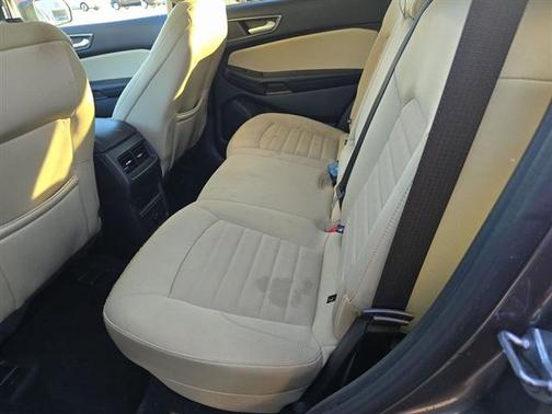 2022 Ford Edge SE