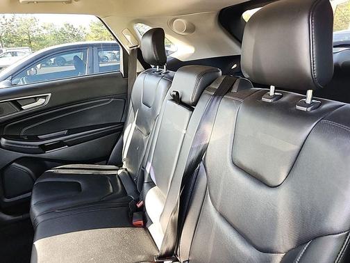 Gray Metallic 2022 Ford Edge Titanium