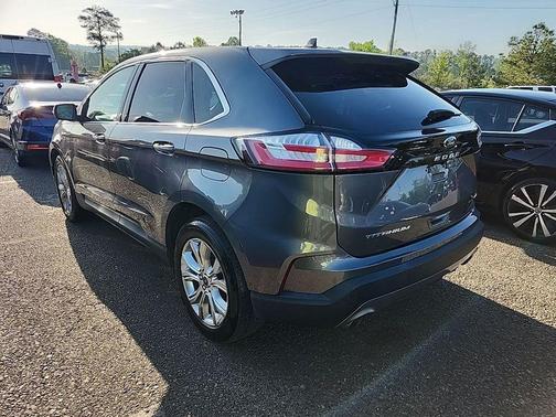 Gray Metallic 2022 Ford Edge Titanium