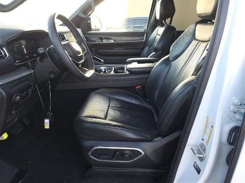 Bright White Clearcoat 2023 Jeep Wagoneer L Series II 4x4