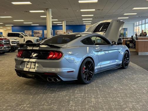 2022 Ford Shelby GT500 Base
