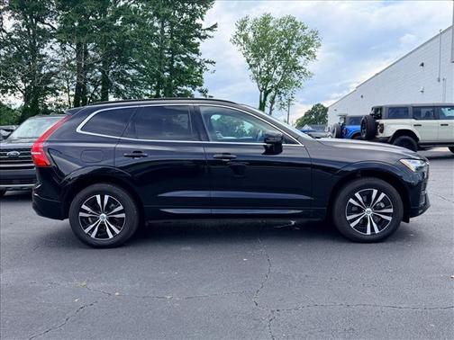 Black 2023 Volvo XC60 B5 Core