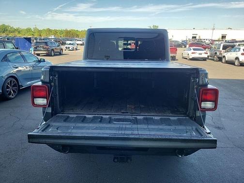Granite Crystal Metallic Clearcoat 2021 Jeep Gladiator Sport