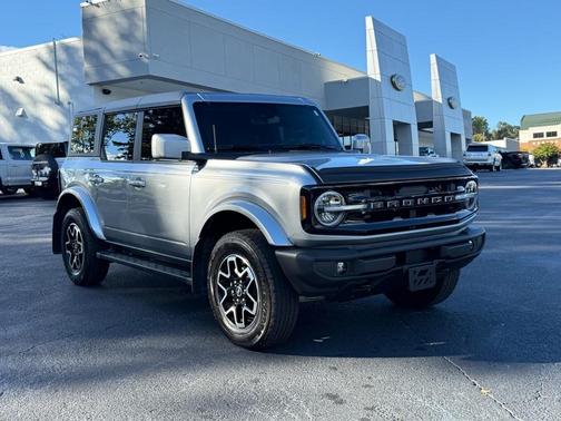 2024 Ford Bronco Outer Banks