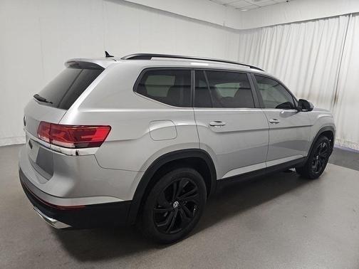 2022 Volkswagen Atlas 2.0T SE w/Technology